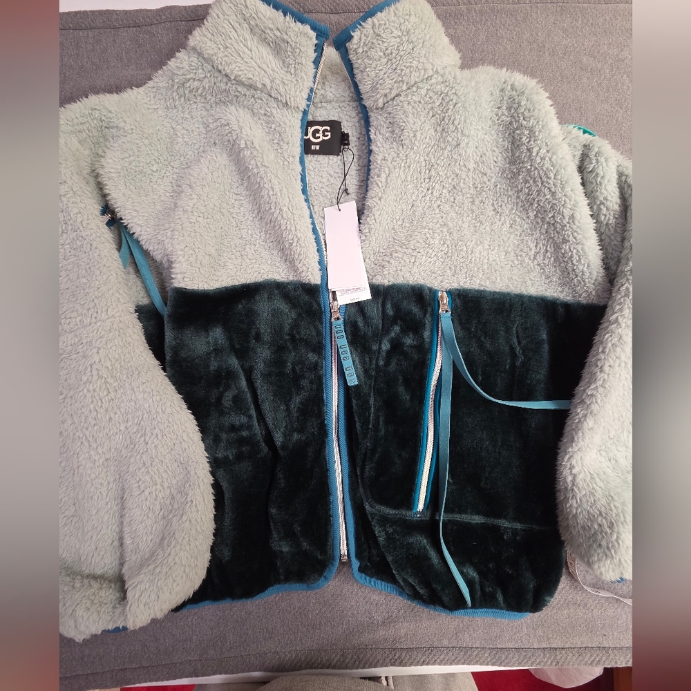 NWT! Ugg Marlene Sherpa Jacket, Size Medium, Sidewalk/Racing Green
